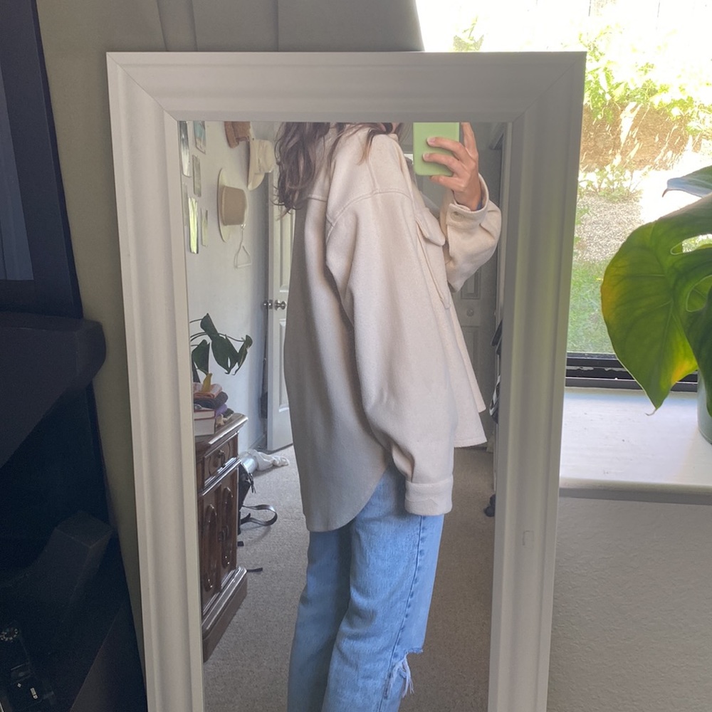 Tan Shacket with pockets - Picture 5 of 5
